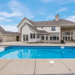 Posh Vacation Home: Pool + Outdoor Kitchen & Bar