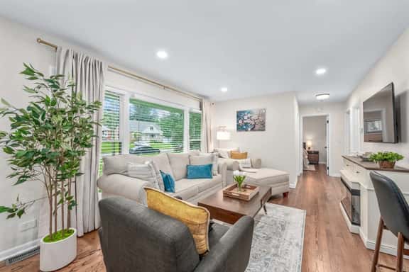 Libertyville Getaway - Image 1